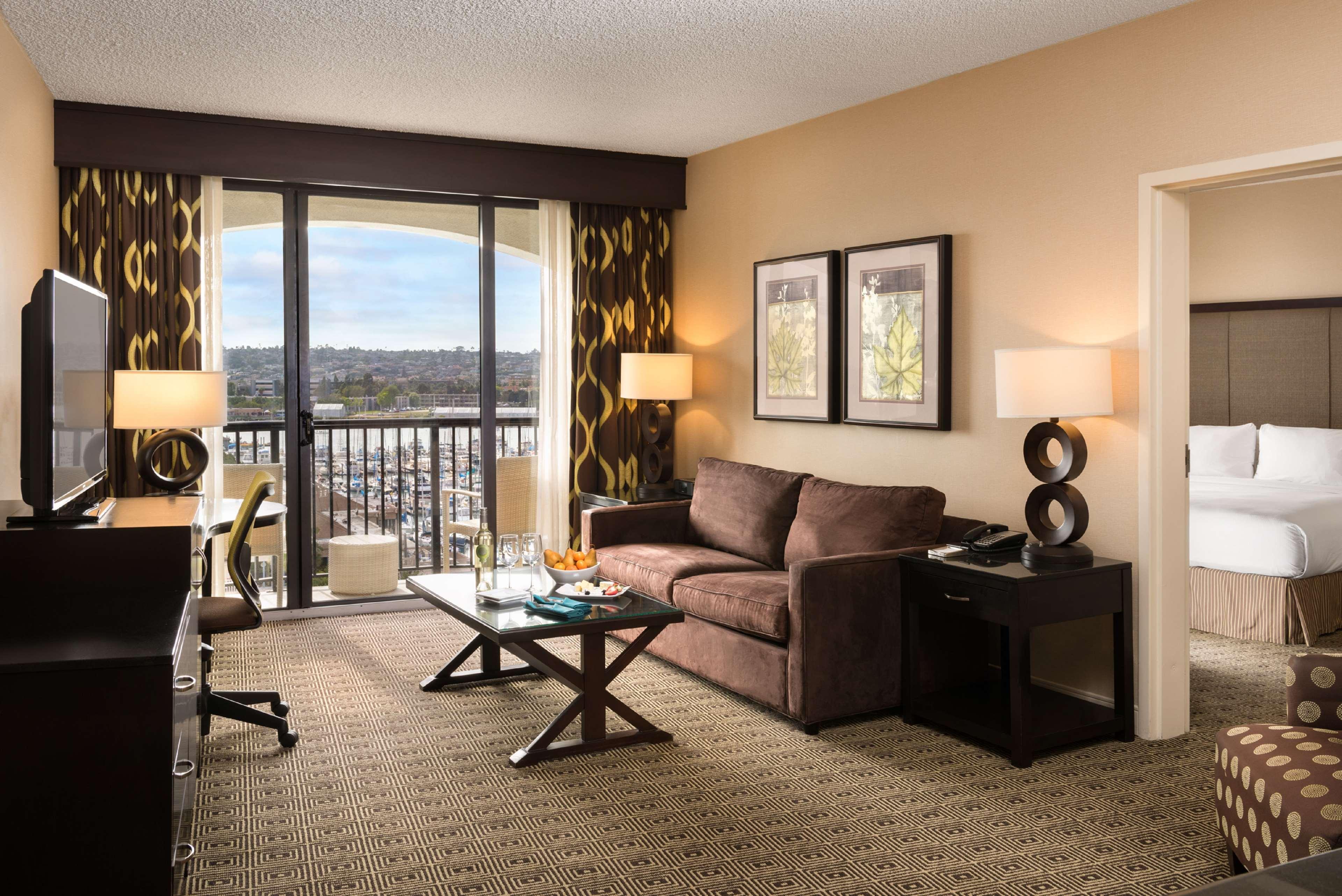 Hilton San Diego Airport/Harbor Island Экстерьер фото