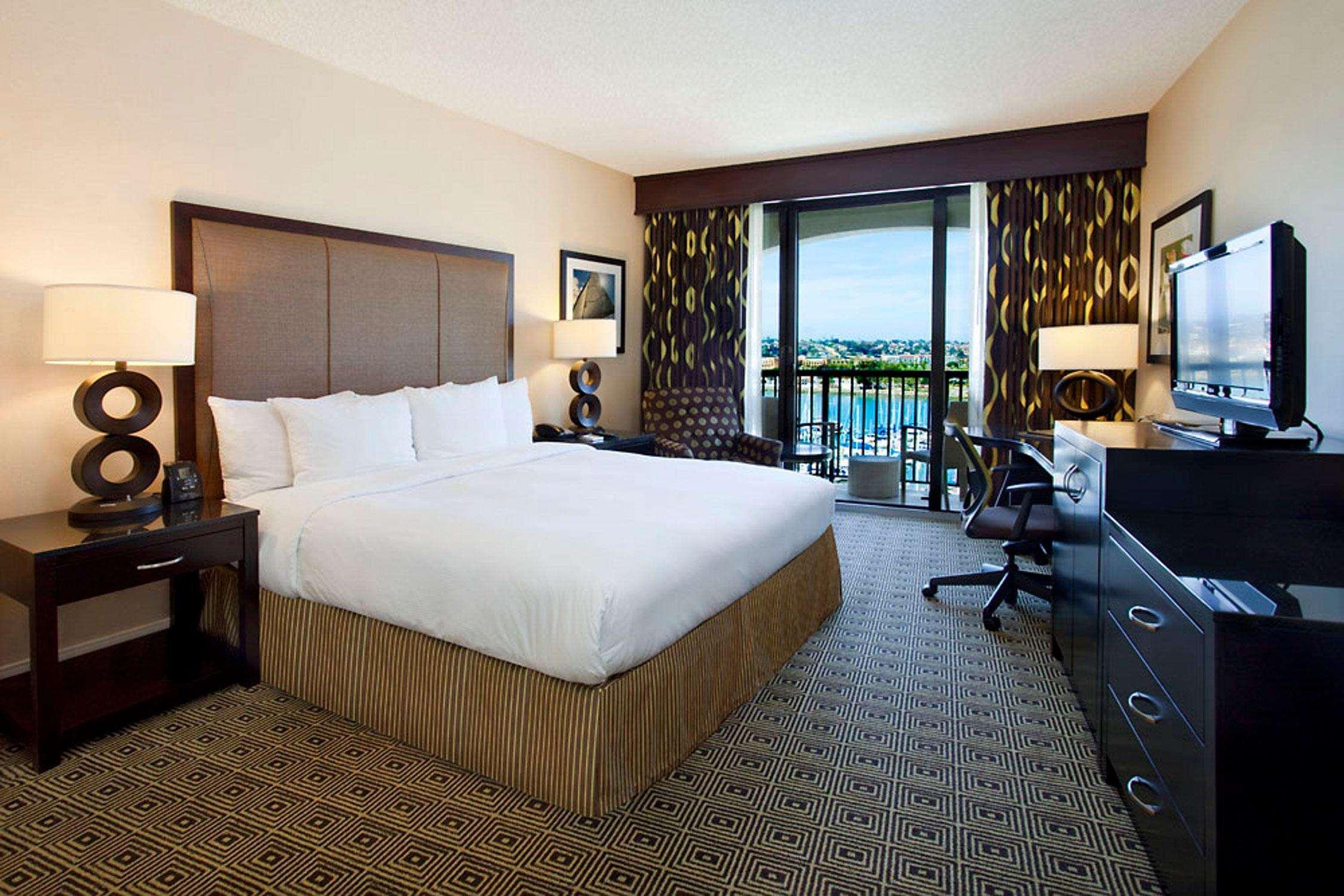 Hilton San Diego Airport/Harbor Island Экстерьер фото