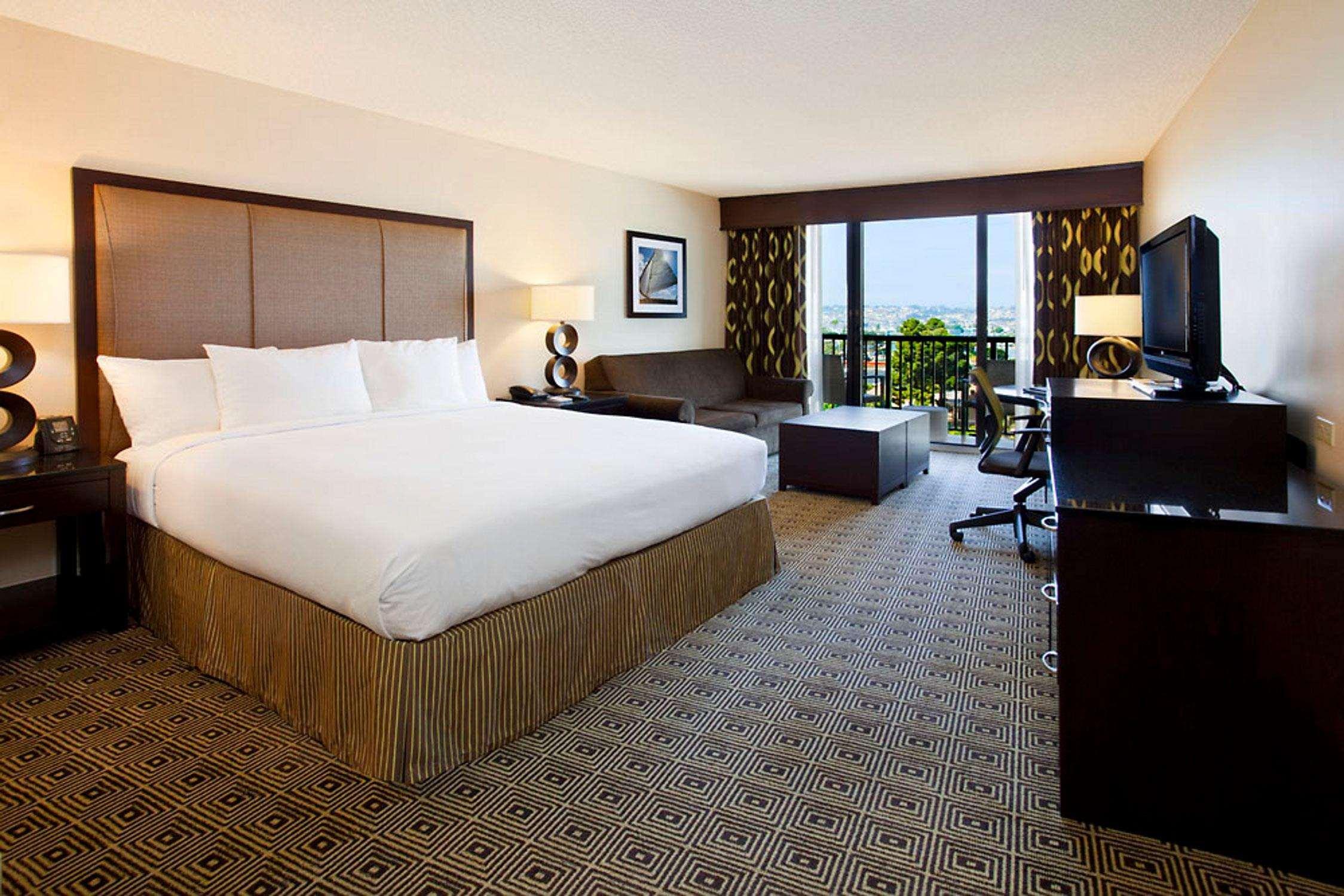 Hilton San Diego Airport/Harbor Island Экстерьер фото