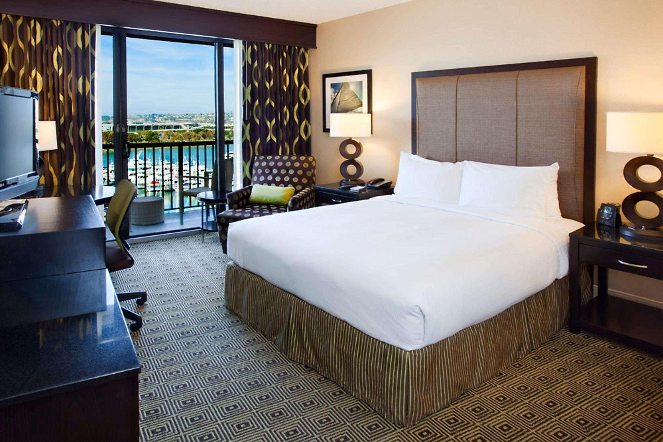 Hilton San Diego Airport/Harbor Island Экстерьер фото