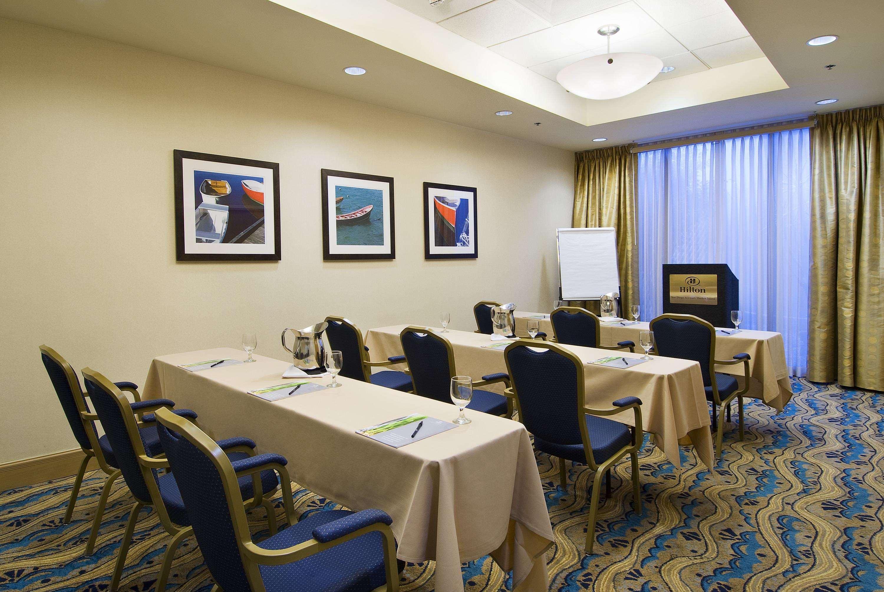 Hilton San Diego Airport/Harbor Island Экстерьер фото