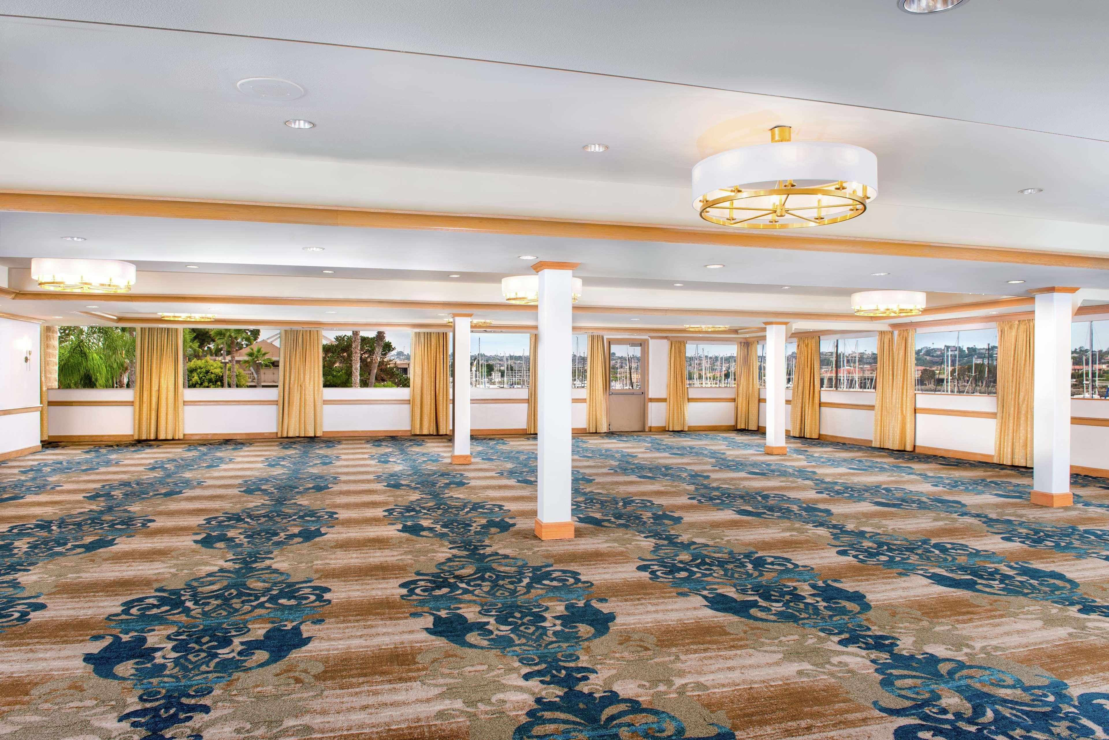 Hilton San Diego Airport/Harbor Island Экстерьер фото