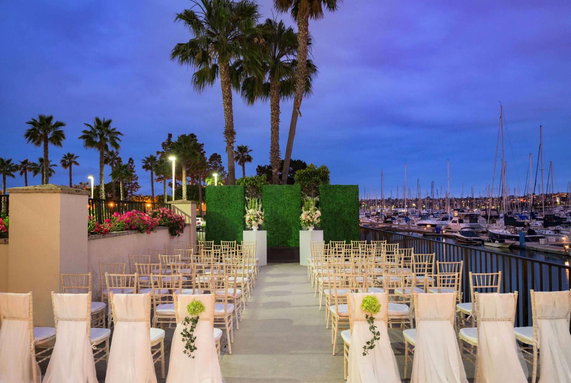 Hilton San Diego Airport/Harbor Island Экстерьер фото