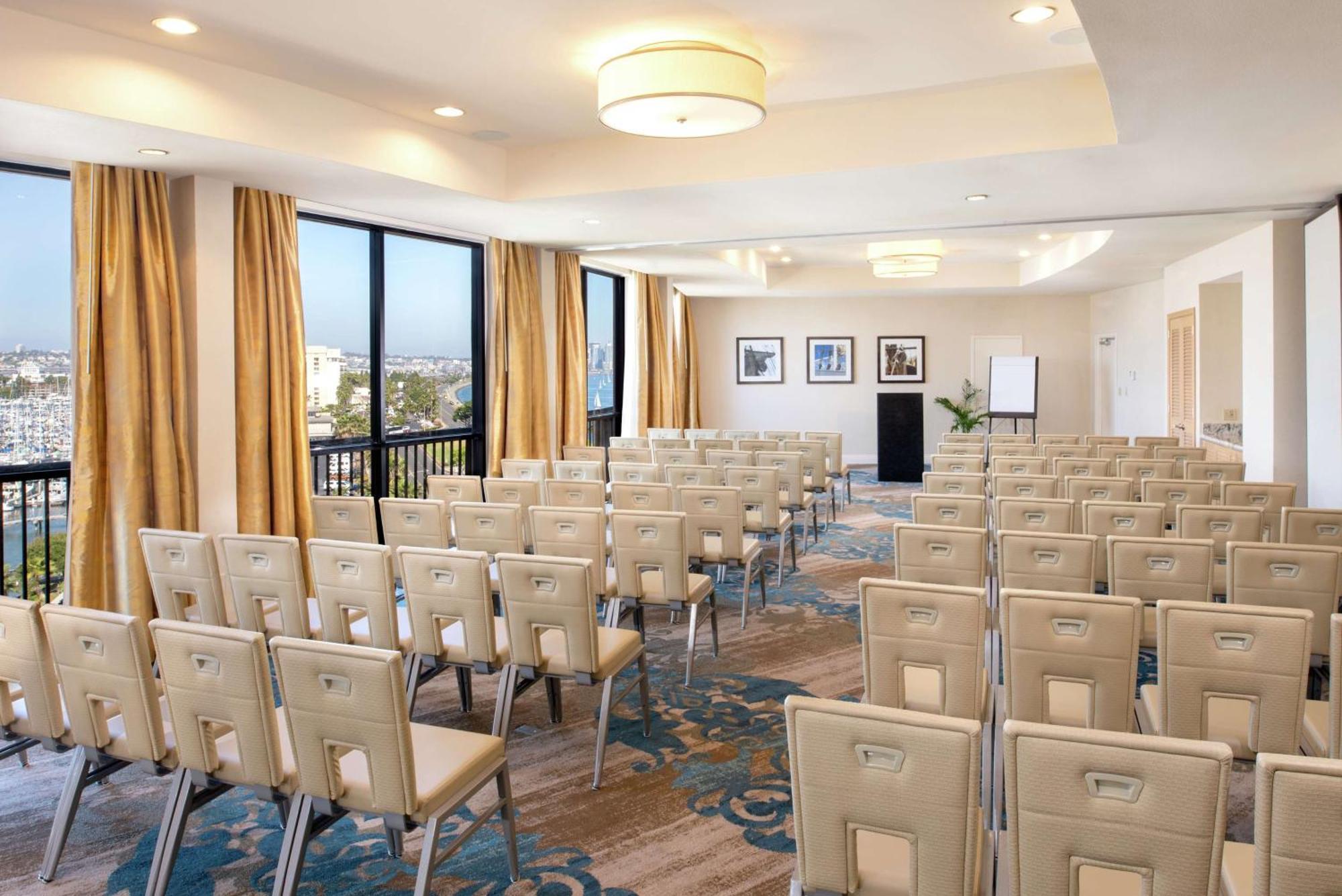 Hilton San Diego Airport/Harbor Island Экстерьер фото