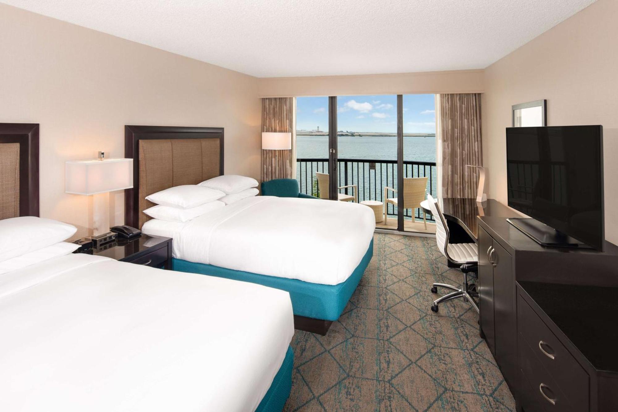 Hilton San Diego Airport/Harbor Island Экстерьер фото