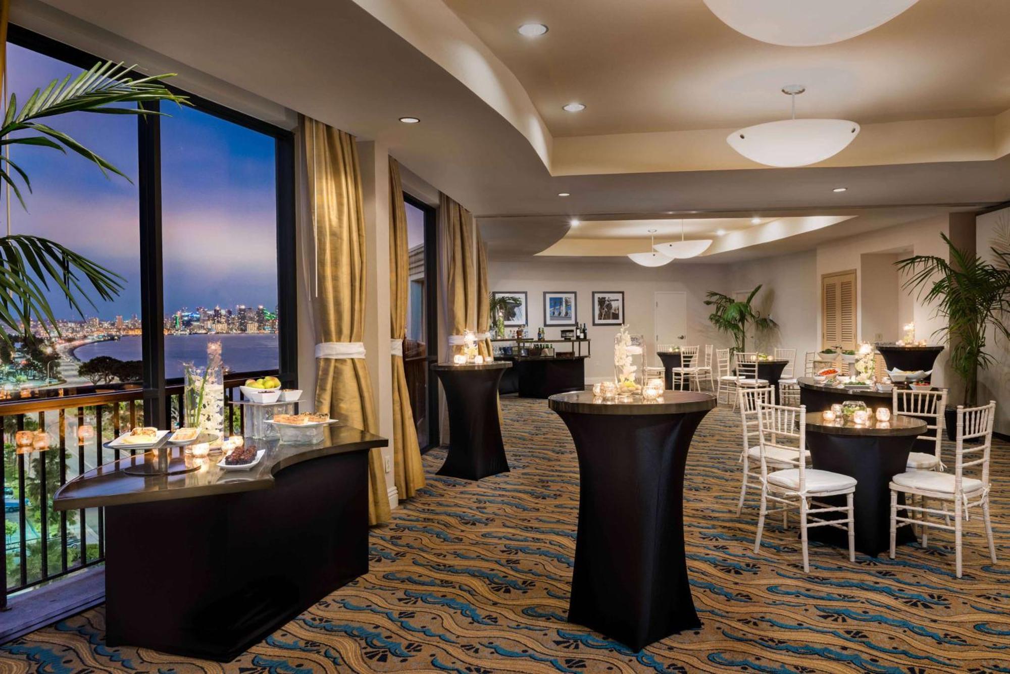 Hilton San Diego Airport/Harbor Island Экстерьер фото