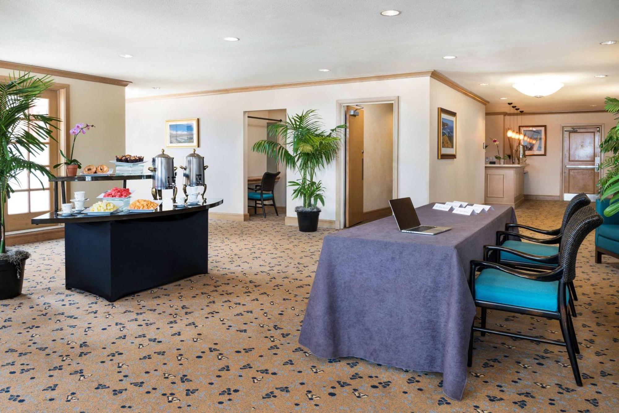 Hilton San Diego Airport/Harbor Island Экстерьер фото