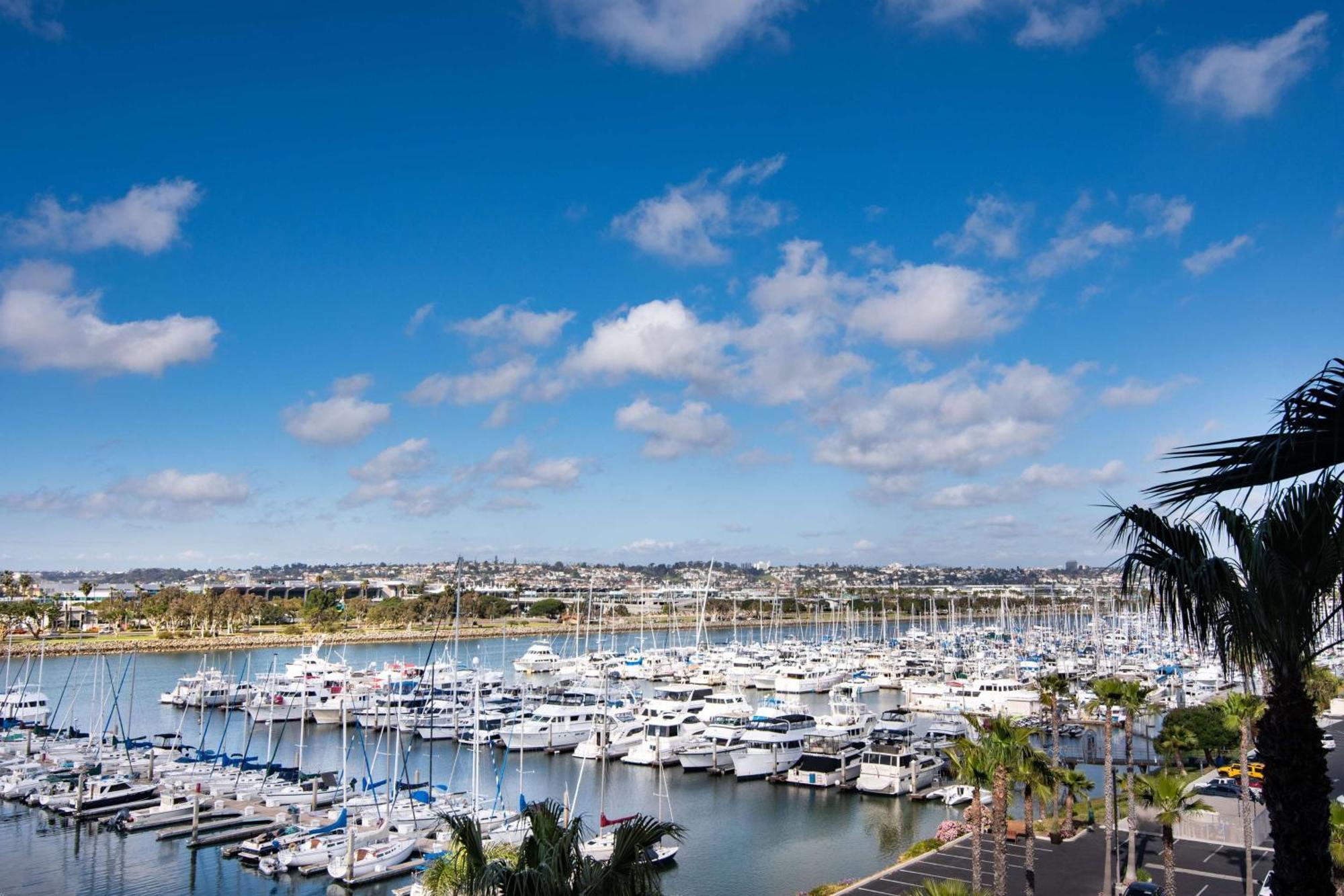 Hilton San Diego Airport/Harbor Island Экстерьер фото