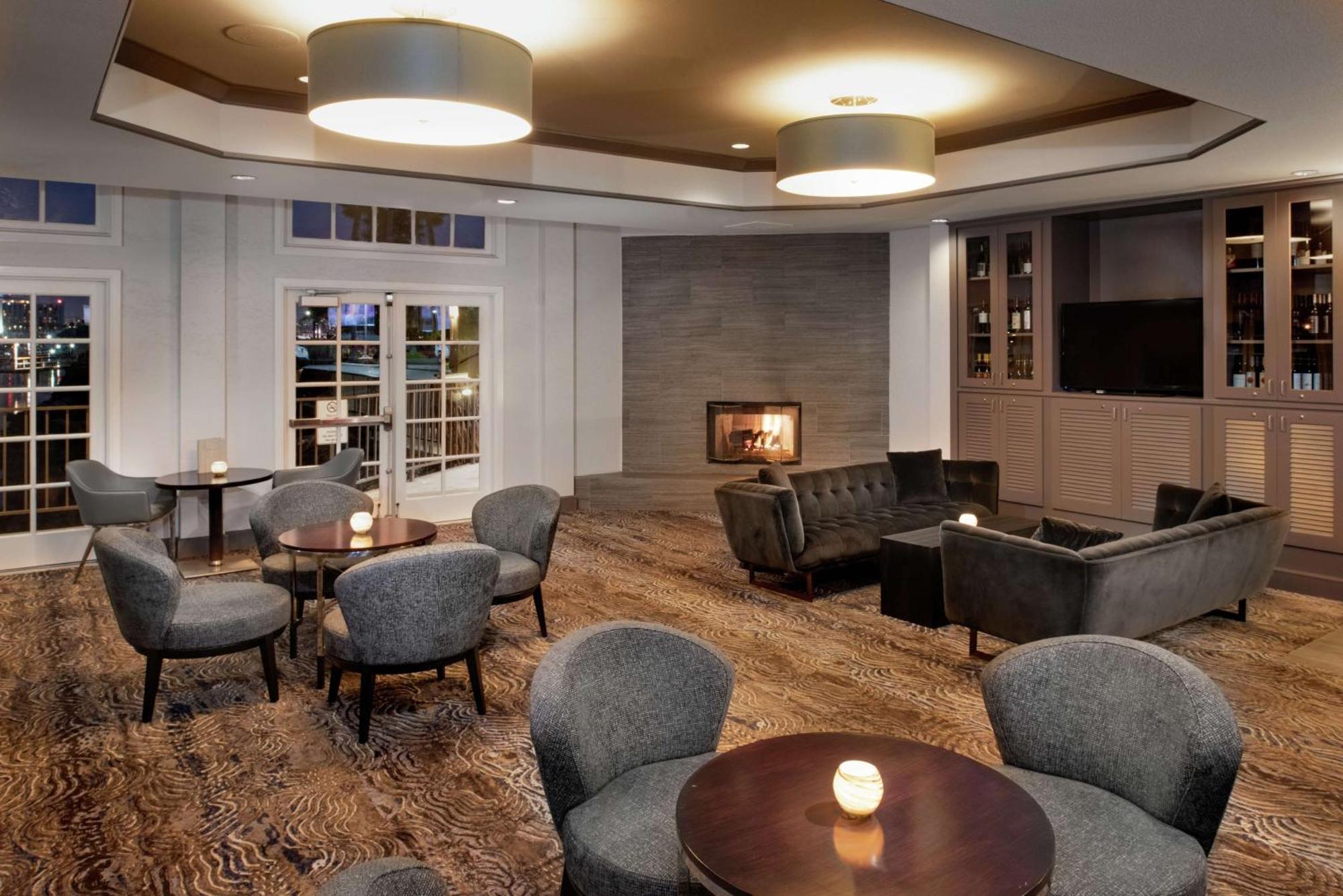 Hilton San Diego Airport/Harbor Island Экстерьер фото